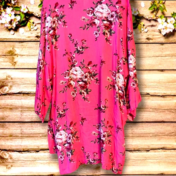 2 HONEYME curvy - Bright Pink Floral Cardigan - Picture 2 of 5